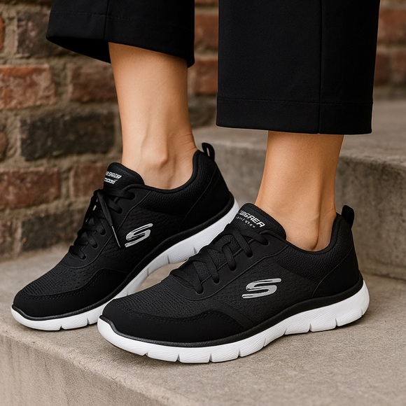 Sketchers flex sole black sneakers - Picture 1 of 5